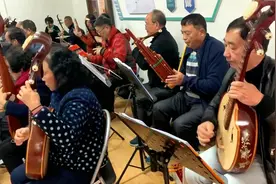 名曲《美丽的天山》赏析：上海九里亭中大老有所乐民族乐团合奏！