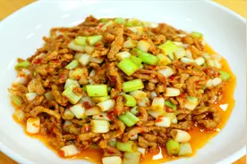 川菜师傅教你正宗鱼香肉丝，甜酸微辣特好吃，也是最经典的下饭菜视频封面