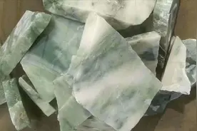 今天认识下新疆金丝玉的姐妹天山冰翠，成分一样 但颜色不一样视频封面