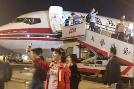 23点23分 109岁的南苑机场关灯 中国首座机场结束民航使命视频封面