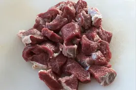 入秋后要多吃牛肉，教你经典做法，牛肉软烂入味，2斤牛肉不够吃视频封面