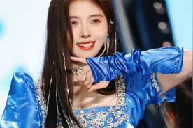 鞠婧祎又一封神名场面！《恋爱告急》舞台鲨疯了视频封面