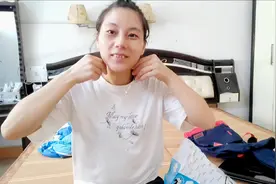 媳妇收藏前任送的礼物，当宝贝舍不得扔，这样的媳妇要不要退货？视频封面