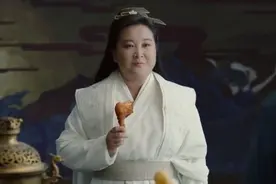 百变星君贾玲秀，新角色鸡腿菇凉上线营业，与张若昀重现经典画面