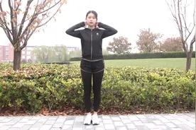 在外跑步不如在家下蹲，原地抱头下蹲60次，肚子平了，腿细了！