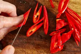 原来辣椒这么切，不仅好看而且炒菜更入味，白吃了20几年才知道！