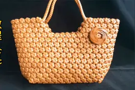 教程三，半卷双面胶，一把烂藤条，三两下就编出一对高大上的提手