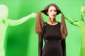 洗发水广告原来是这样拍的，难怪头发那么柔顺，网友：心服口服！