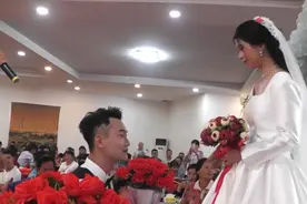 广西一对新人结婚，正在举行婚礼，新娘真漂亮视频封面