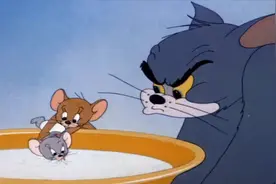 【搞笑配音大赛】老鼠带小孩喝牛奶，被猫百般阻挠，四川方言配音视频封面