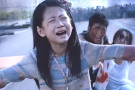 流感病毒肆虐小女孩为妈妈挡子弹，一部揭露人性的感人电影视频封面