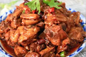 想吃火锅鸡不用去饭店了，教你在家做，好吃又简单，3分钟学会视频封面