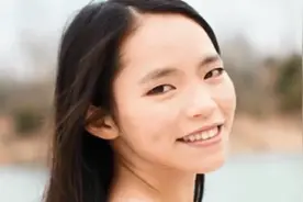 女子离家十三年 得知找到了亲生父亲 激动得整整哭了一天视频封面