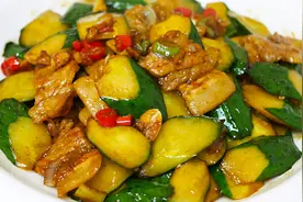 黄瓜和它一起炒简直是绝配，做法非常简单，清脆营养有滋味