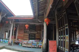 广东福建交界处，发现李氏大宗祠，里面像古代皇宫！