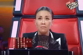 好声音：上来就放出大怪音，唱的那英整个一愣！这什么鬼？