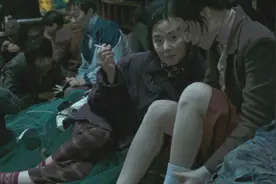 数百偷渡客船舱窒息死亡，船长封闭消息，唯一的女幸存者挣扎求全视频封面