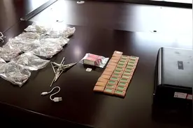 作弊器材曝光！这群组织考试作弊的人，被抓了！视频封面