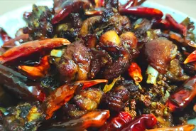 辣子鸡的做法，麻辣鲜香，每次做一大盘，吃一次馋一次，收藏了