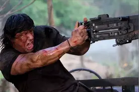 影视中不同类型的重机枪，史泰龙拿勃朗宁机枪疯狂扫射，超过瘾