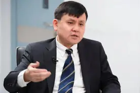 中国的防控策略如何调整？12日，张文宏正面回答，国人请注意视频封面