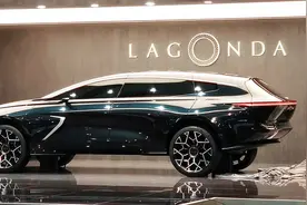 这真比路虎捷豹壕多了！拉共达首款SUV登场，车标极具奢华！视频封面