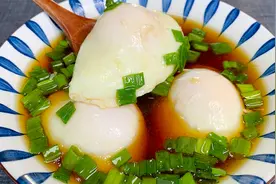 水煮荷包蛋这做法太牛了，出锅不散花，又圆又嫩，超简单