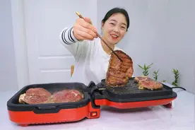 花149买了10块牛排，分别煎成三五七分熟，看看到底哪种最好吃？