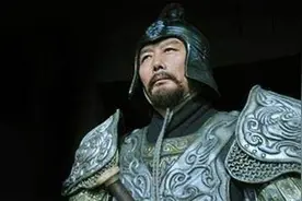 三国第一高手，曾击败赵云师父童渊，吕布要喊他一声师叔