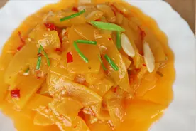 5块钱不到的懒人家常菜素炒南瓜片，口感清甜翻炒不烂，美味下饭