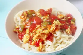 西红柿鸡蛋面的家常做法，味道鲜美又营养，好吃劲道！