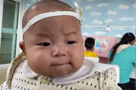 小宝肺炎需住院一周，每天打3次针做3次雾化，得花我多少钱？心疼视频封面