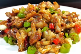 20元买3只牛蛙，在家做爆炒牛蛙，肉质鲜嫩，麻辣过瘾，太好吃了视频封面