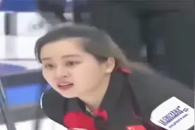 乌龙中国队拿错冰壶了，壶一出手，她自己懵圈了，队友也懵圈了。视频封面