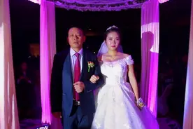 山东一护士嫁医院一院长，新郎高调迎娶视频封面