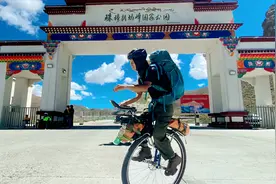小伙说要把独轮自行车骑到珠峰大本营，他能做到吗，还是在作秀？视频封面