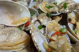 大厨教你花蛤家常做法，这样做没泥沙，香辣开胃，特别的下饭！