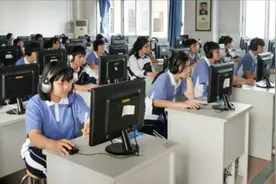 现场感受！为期3天，广州中考英语听说考试今天举行丨DV现场视频封面