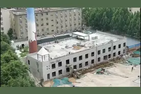 郑州一在建学校为开学赶工期,持续夜间施工,居民:每天仅能睡3小时视频封面