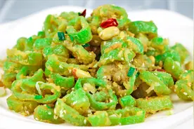 大厨教你最好吃的“面煎辣椒圈”，香酥可口超级下饭，越吃越过瘾