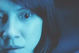 香港童年阴影片《见鬼》，盲人女孩手术复明后，意外获得阴阳眼！视频封面