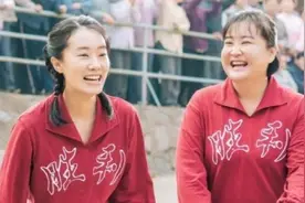 《你好，李焕英》票房破33亿 贾玲能赚多少？视频封面
