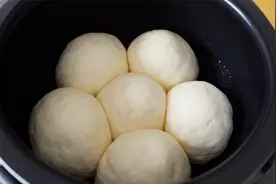 电饭煲蒸馒头，一滴水不用，简单省事，和面包一样好吃，柔软筋道