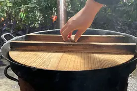 跟有钱人学的辣椒新吃法，打开锅盖那刻，真是贫穷限制了我的想象视频封面
