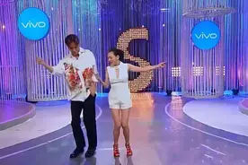 陈伟霆和女星尬舞：与小S性感热舞，场面太撩人了，不愧是舞王视频封面