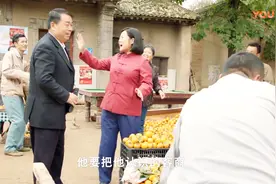 影视 农村大妈不简单几句话就把外地客商说动了 柿子卖得真红火！视频封面