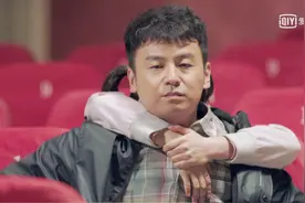 男子好心救卧轨女孩，结果被粘上了麻烦缠身视频封面