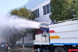 什么是雾炮车，利用高压水雾来防尘，堪称行走在城市里的冲天炮视频封面