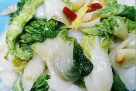 儿子不吃绿叶菜导致手脱皮，给他做了这个炝炒奶白菜，儿子特爱吃视频封面