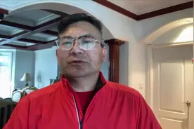 董明珠母狮子大吼：格力9亿卖老美没门。今市值3700亿当年70倍视频封面